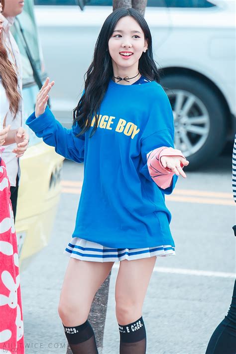 nayeon fashion.